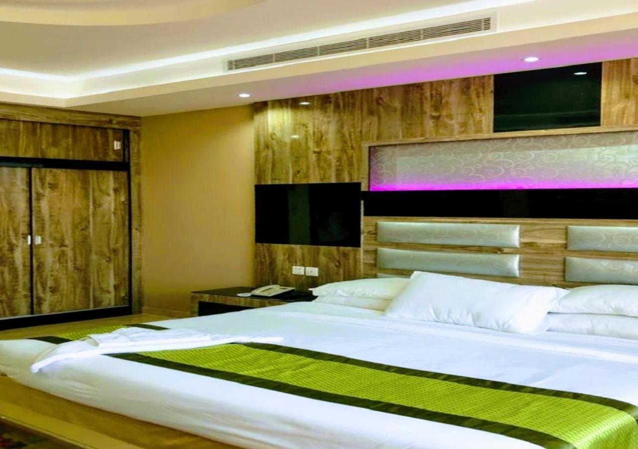 Al- Reef Hotel เจดดาห์ ภายนอก รูปภาพ
