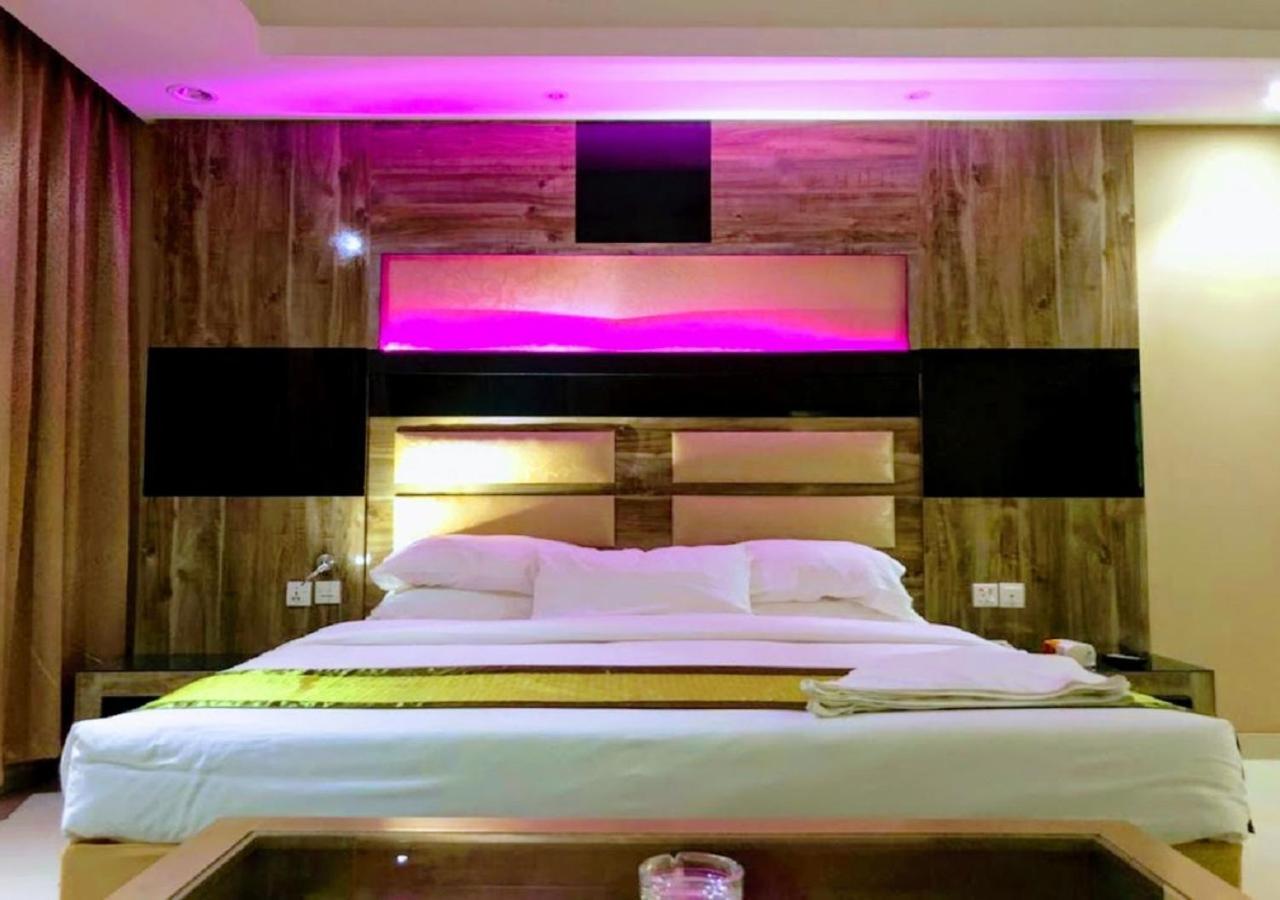 Al- Reef Hotel เจดดาห์ ภายนอก รูปภาพ