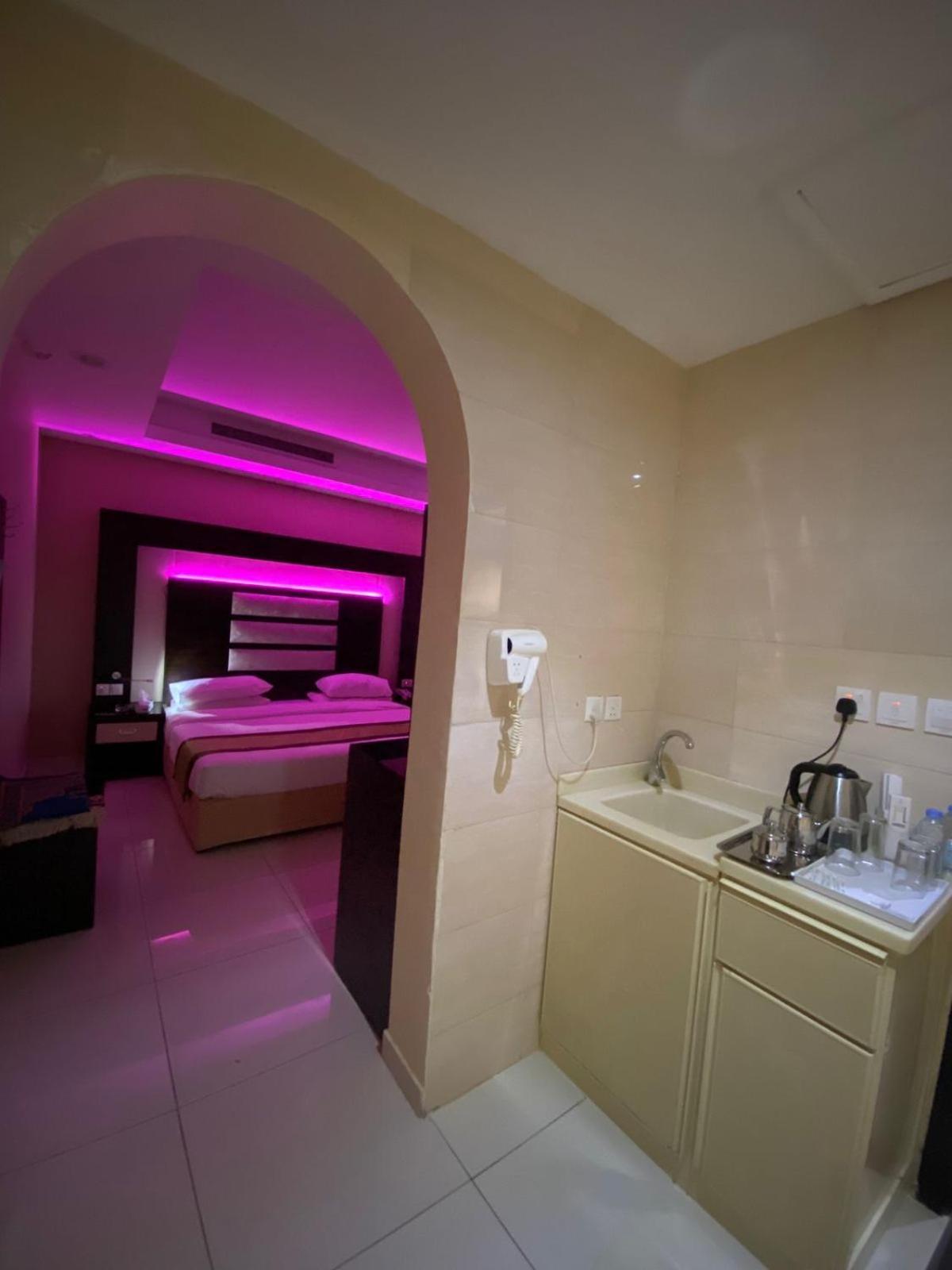Al- Reef Hotel เจดดาห์ ภายนอก รูปภาพ